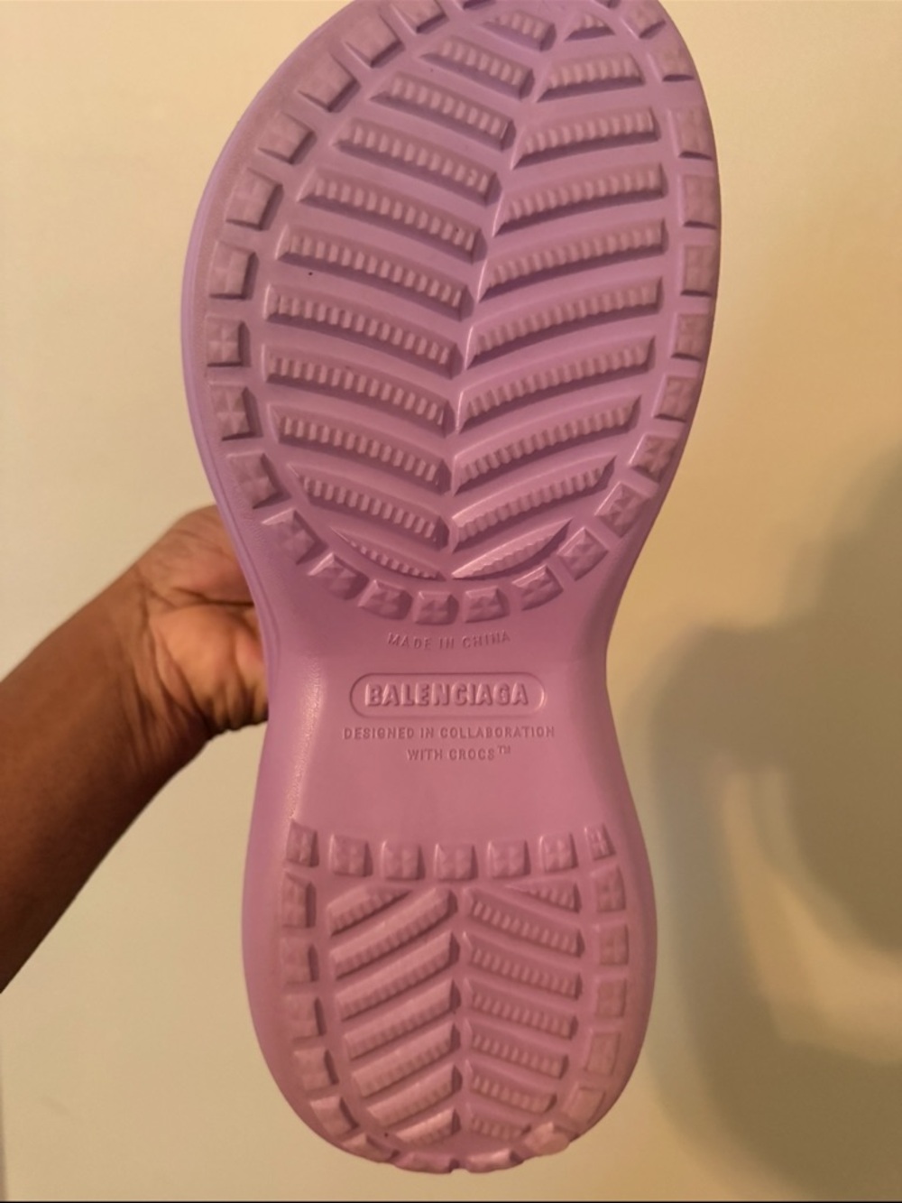 Balenciaga Lavender Slip-On Pool Slides - Picture 5 of 6